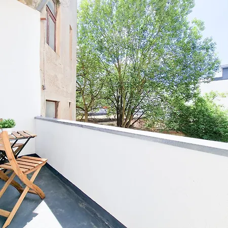 Tolstov - 3 Mit Balkon - 15 Min Zur Messe Dus Apartmán *