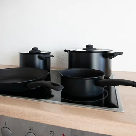 Apartment Tolstov - 3 Mit Balkon - 15 Min Zur Messe Dus