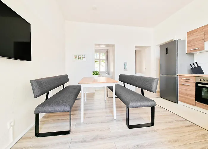 Apartment Tolstov - 3 Mit Balkon - 15 Min Zur Messe Dus *