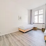 Tolstov - 3 Mit Balkon - 15 Min Zur Messe Dus *
