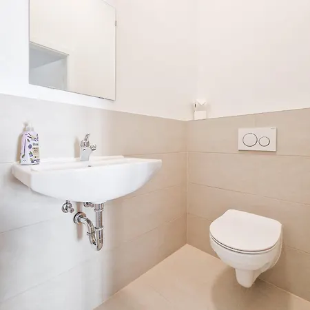 Tolstov - 3 Mit Balkon - 15 Min Zur Messe Dus Appartement Düsseldorf