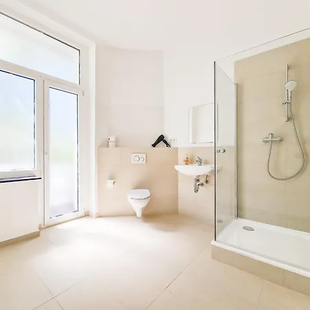 Tolstov - 3 Mit Balkon - 15 Min Zur Messe Dus