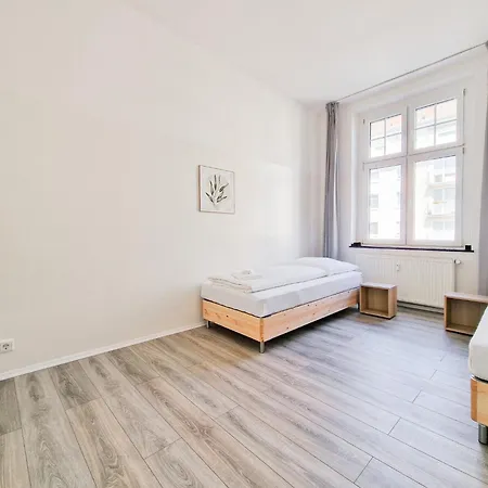 Tolstov - 3 Mit Balkon - 15 Min Zur Messe Dus *