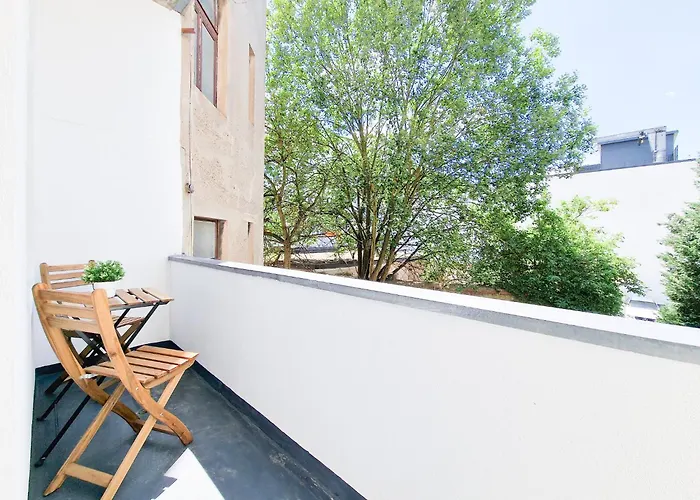 Tolstov - 3 Mit Balkon - 15 Min Zur Messe Dus Apartamento *