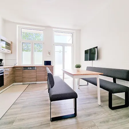 Tolstov - 3 Mit Balkon - 15 Min Zur Messe Dus Apartamento Düsseldorf