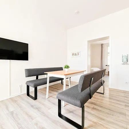 Tolstov - 3 Mit Balkon - 15 Min Zur Messe Dus